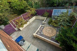 House, 4 Bedrooms, Kitchen, Garden View | Garden view