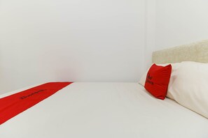 Kamar Double | Meja kerja, Wi-Fi gratis, dan seprai linen