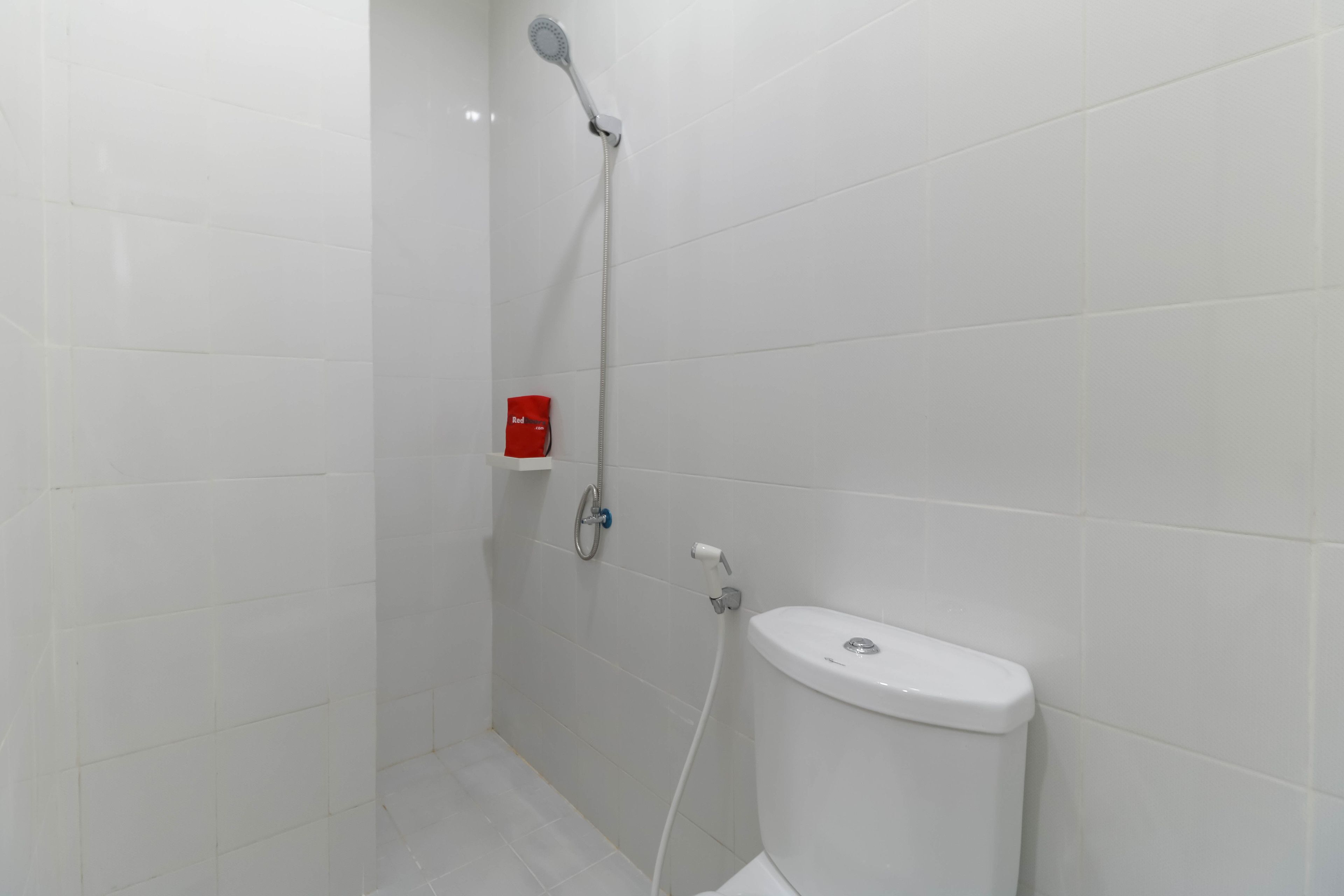 Foto - RedDoorz Plus @ Kapuk Business Park