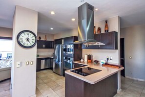 Luxury Penthouse, 3 Bedrooms, Ocean View, Beachfront | Private kitchen - Faro Reef 401 by NAS (Playa del Carmen)