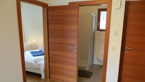 Shower, free toiletries, hair dryer, towels