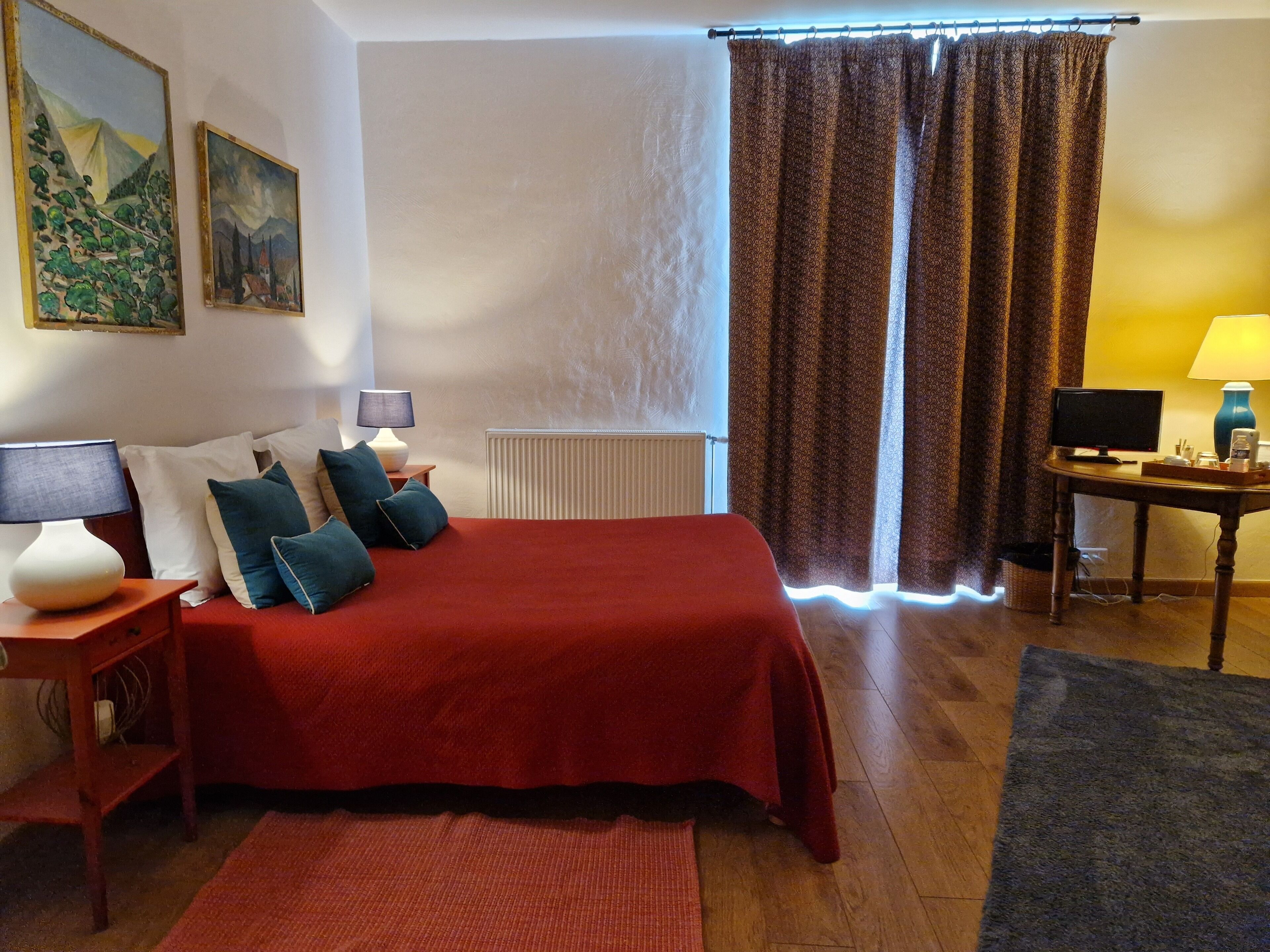 Family Room | Premium bedding, individually decorated, individually furnished, desk