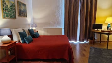 Family Room | 1 bedroom, premium bedding, individually decorated