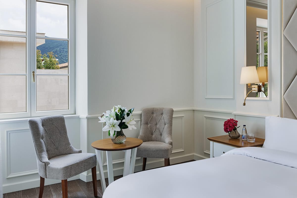Minibar, in-room safe, blackout drapes, iron/ironing board (on request)