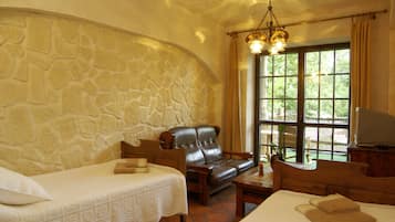 Doppelzimmer, Terrasse | Bügeleisen/Bügelbrett, kostenloses WLAN, Bettwäsche