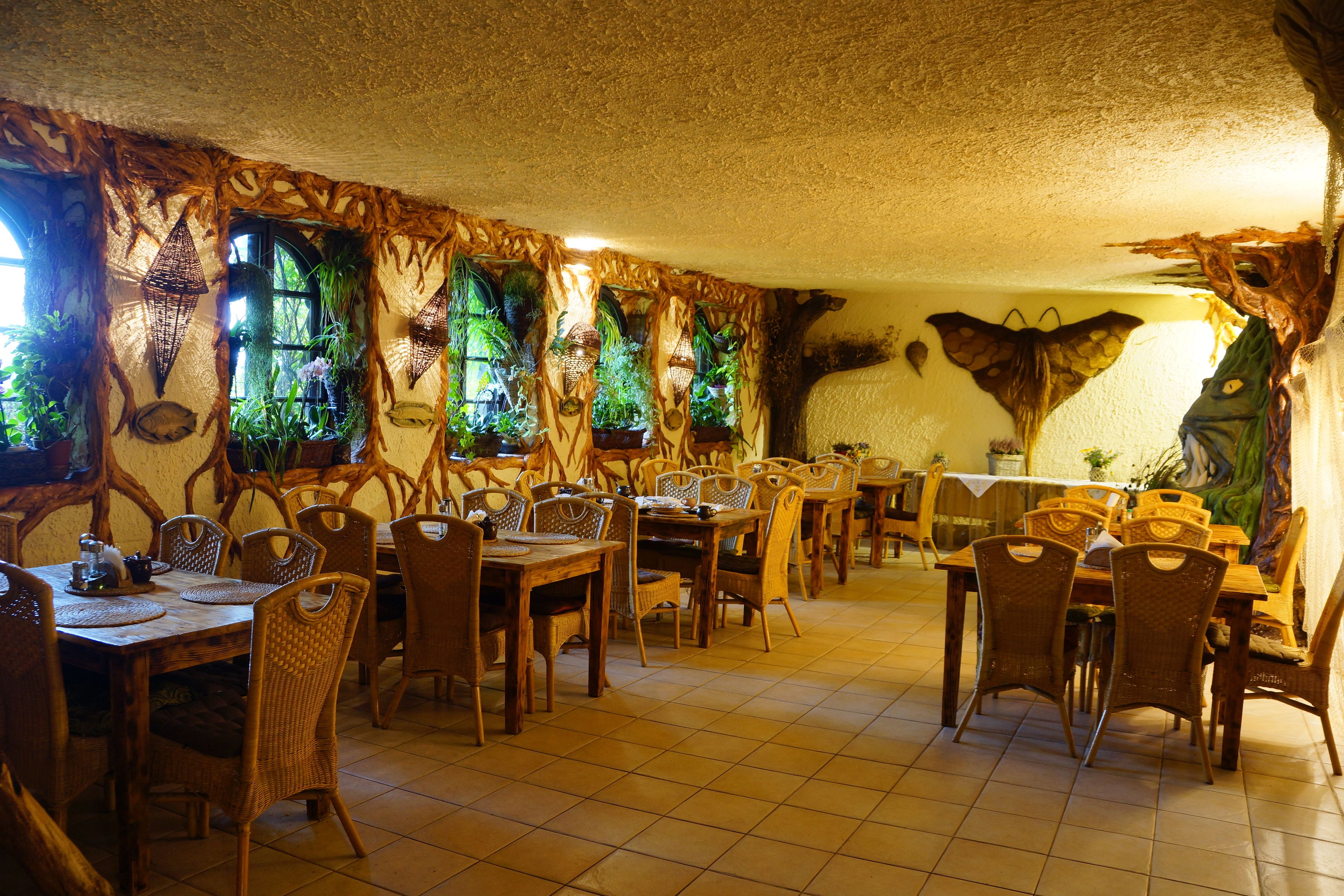 Breakfast, lunch, dinner served; local and international cuisine 