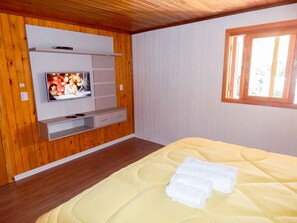 1 bedroom, free WiFi, bed sheets - Chale Luxurias da Serra (Canela)
