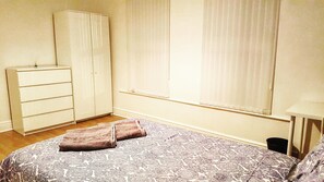 Casa, 5 camere da letto | 4 camere, ferro/asse da stiro, culle/letti per bambini (gratuiti)
