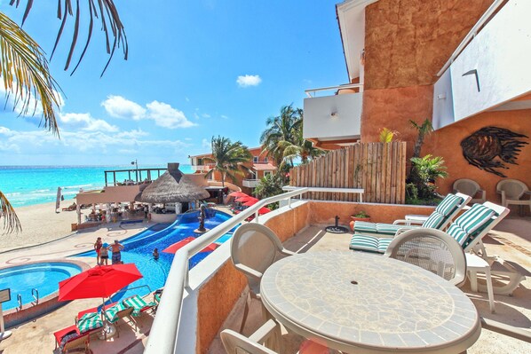 Exclusive Condo, 3 Bedrooms, Ocean View | Terrace/patio