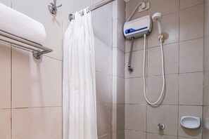 Superior-Zimmer | Badezimmer | Dusche, Regendusche, kostenlose Toilettenartikel, Handtücher