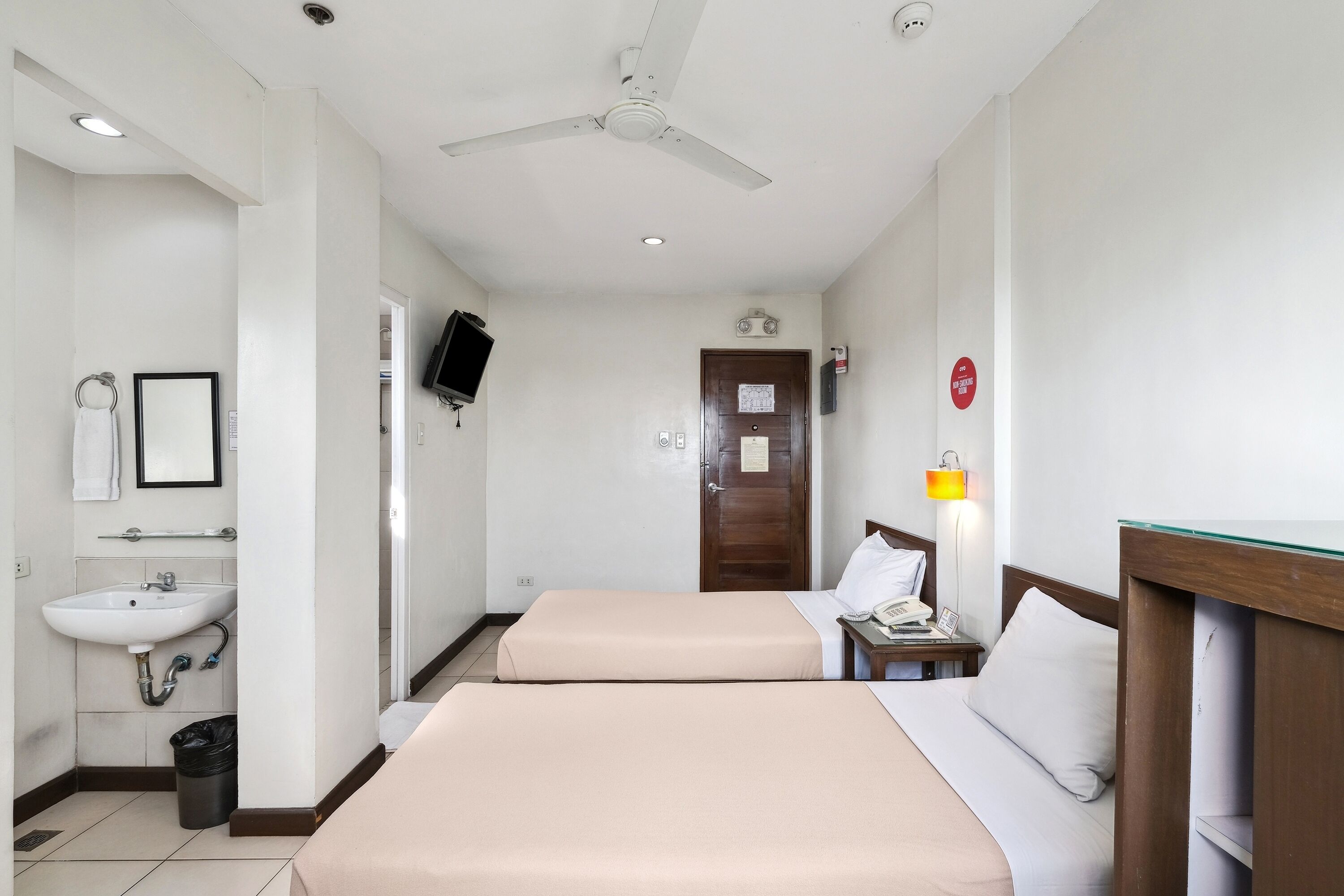 Foto - Governor Forbes Inn - Manila City Center