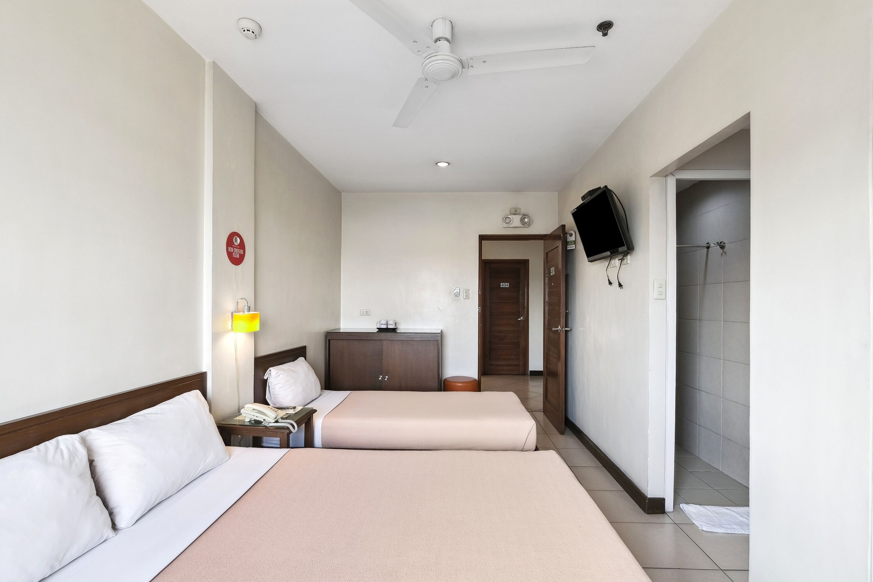 Foto - Governor Forbes Inn - Manila City Center