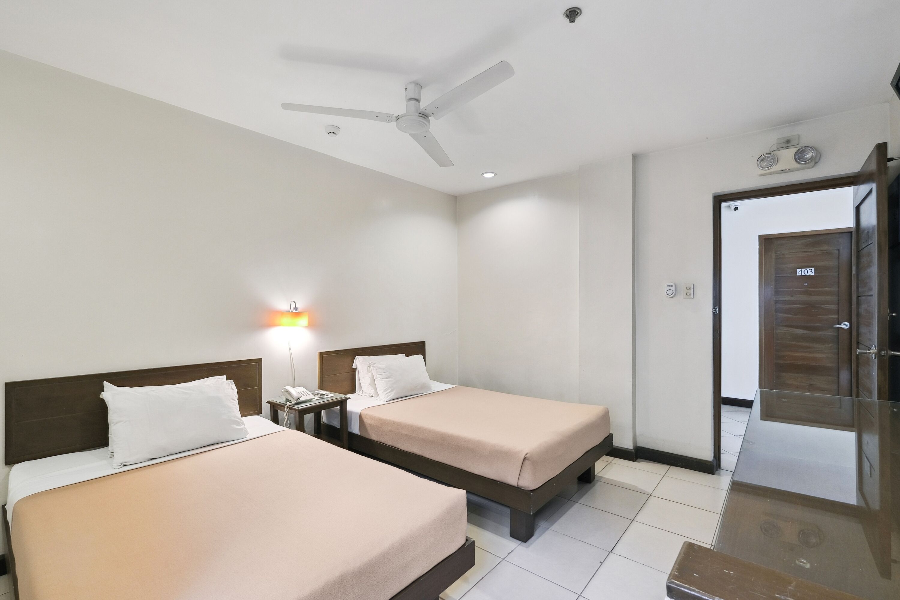 Foto - Governor Forbes Inn - Manila City Center