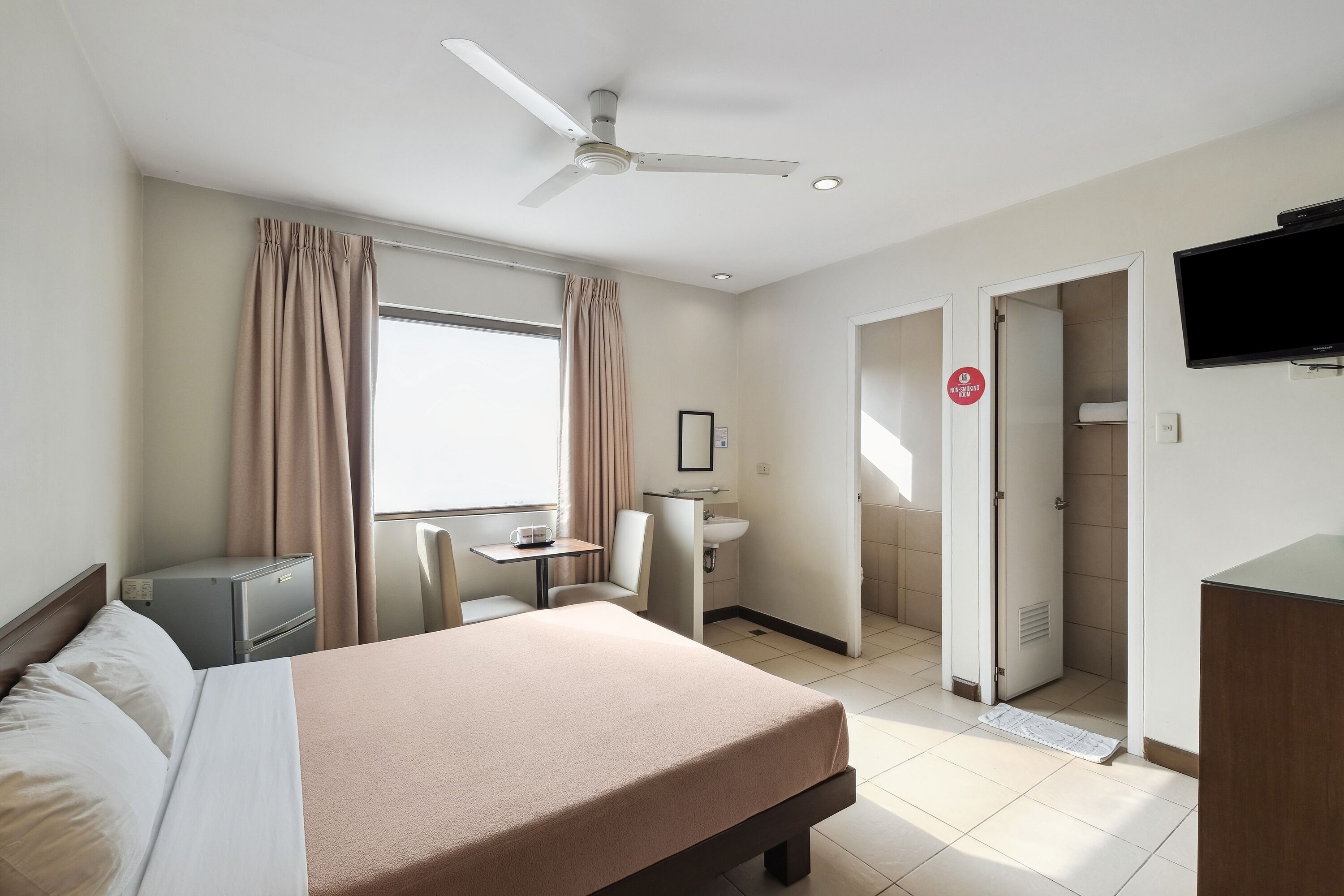 Foto - Governor Forbes Inn - Manila City Center