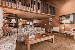 Apartment, 3 Schlafzimmer, Bergblick (Snowcreek #97 Phase I) | Wohnbereich | Flachbildfernseher, Kamin, DVD-Player