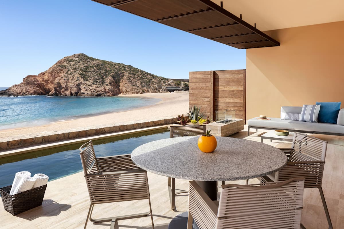 T - Baja Beach Front One Bedroom Suite with Pool | Living area
