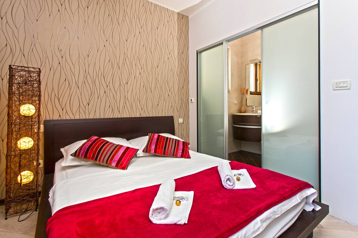 Apartamento Deluxe, 2 habitaciones, vistas al mar | Wifi gratis