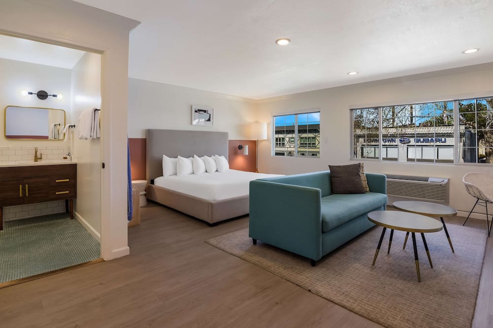 Signature Inn Oakland