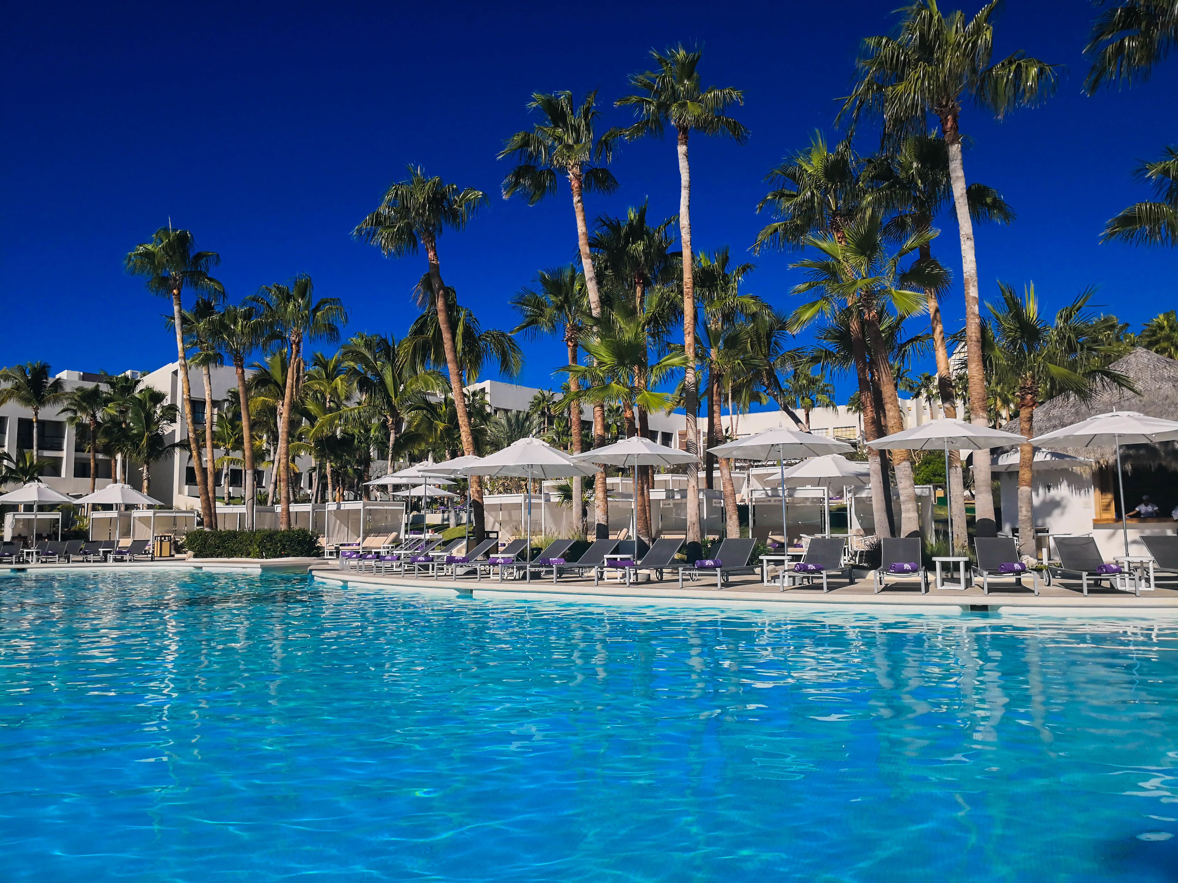 حمّام سباحة خارجي