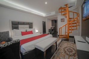 Family Suite | Premium bedding, minibar, desk, soundproofing - Rose Petal (Srinagar)
