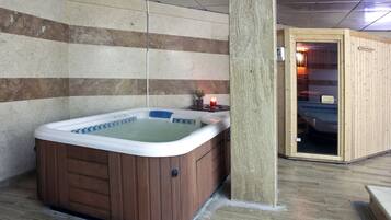 Indoor spa tub