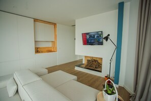 Panoramic Room, City View | Desk, soundproofing, iron/ironing board, free WiFi - Choose Balkans Apartments (Tirana)