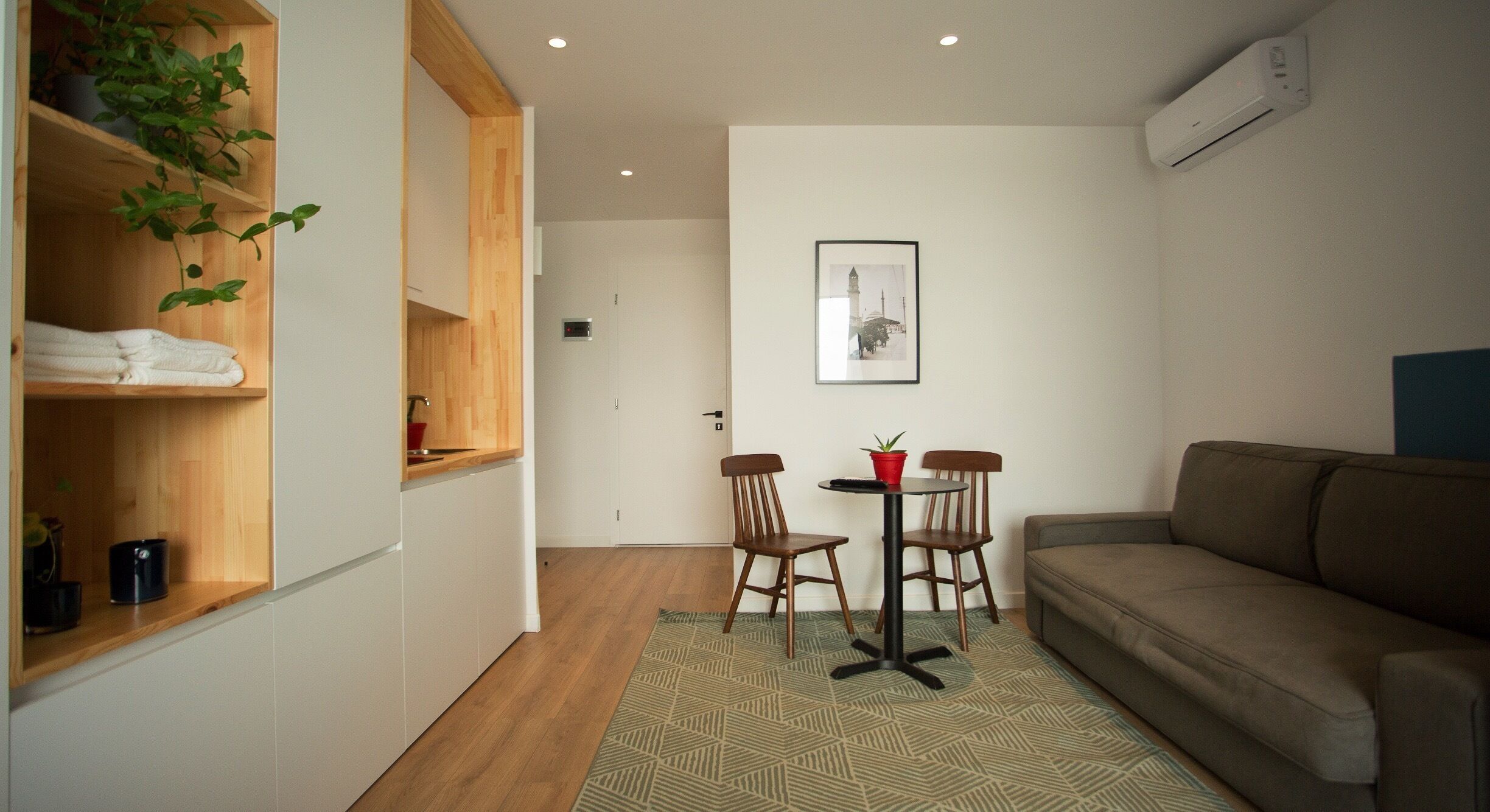 panoramic room, city view | private kitchenette | mini-fridge, electric kettle, toaster, cookware/dishes/utensils