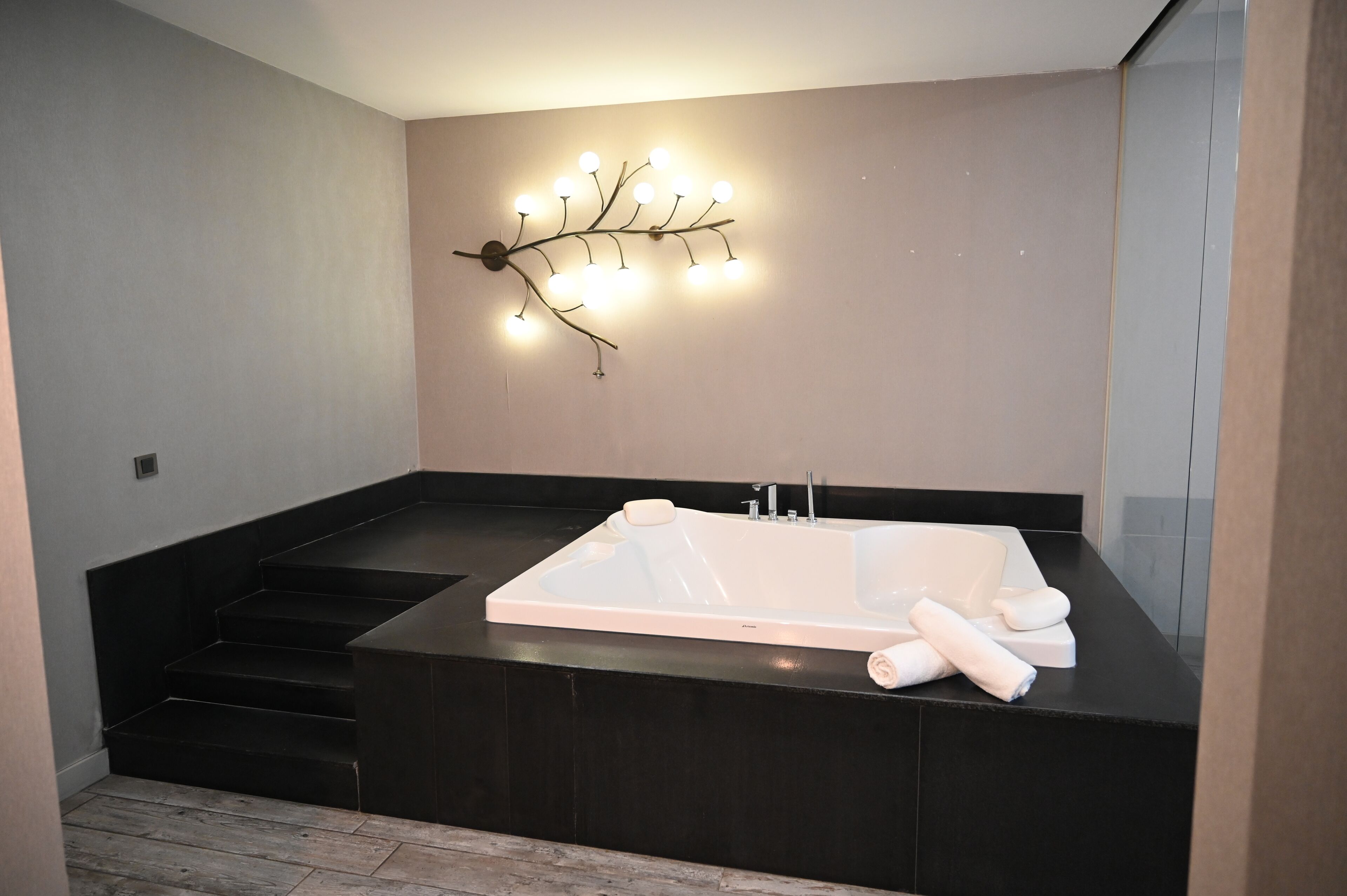 King Suite | Bathroom | Shower, designer toiletries, hair dryer, bathrobes