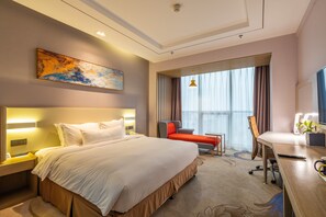 1 King Standard | 1 bedroom, down comforters, minibar, in-room safe - Holiday Inn Express Anshan Downtown by IHG (Anshan)