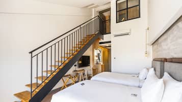 Kuştüyü yorgan, ücretsiz minibar, odada kasa, masa