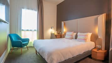 Standard Room, 1 Double Bed | Desk, soundproofing, iron/ironing board, free cribs/infant beds