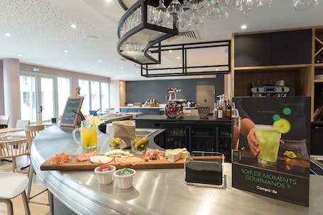 Bar (sur place). Campanile Tours Nord - Forum Melies