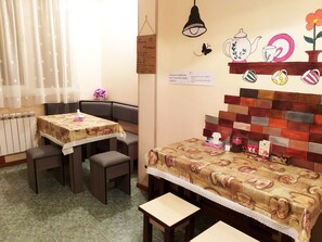 Kühlschrank, Mikrowelle