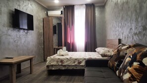 Comfort Studio Suite | 1 bedroom, premium bedding, iron/ironing board, free WiFi - Friendship Hostel & Tours 2 (Yerevan)