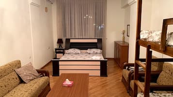 Classic Quadruple Room | 1 bilik tidur, peralatan tempat tidur premium, seterika/papan seterika