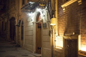 Front of property - evening/night - City Walls Hotel (Baku)