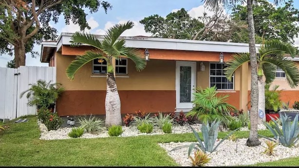 Unclassified image, 1 of 9, button - Sunset Resort Houses (Davie)