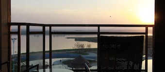 Queshan Lake Arcadia Intl Resort