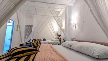 Family Room (2 Double Bed) | 1 bedroom, desk, free WiFi