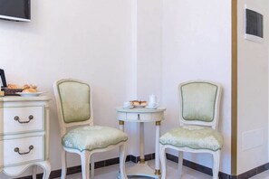 Habitación doble clásica, vista al mar | Servicios de la habitación