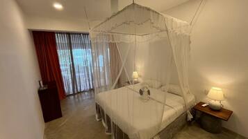 Free cots/infant beds, free WiFi