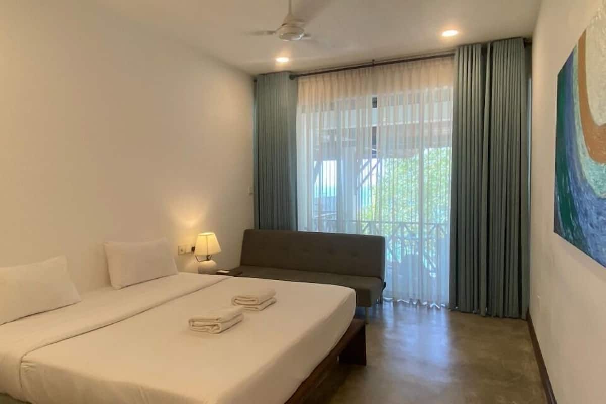 standard double or twin room, 1 queen bed, ocean view, sea facing | free cots/infant beds, free wifi