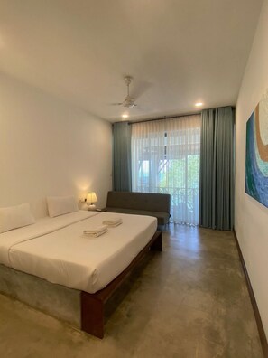 Quarto casal ou duplo standard, 1 cama Queen, vista para o oceano, de frente para o mar | Berços grátis, Wi-Fi de cortesia