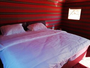 Panoramic Triple Room (Triple) | Premium bedding, pillowtop beds, blackout drapes, rollaway beds - Black Irish Camp and Tours (Wadi Rum)