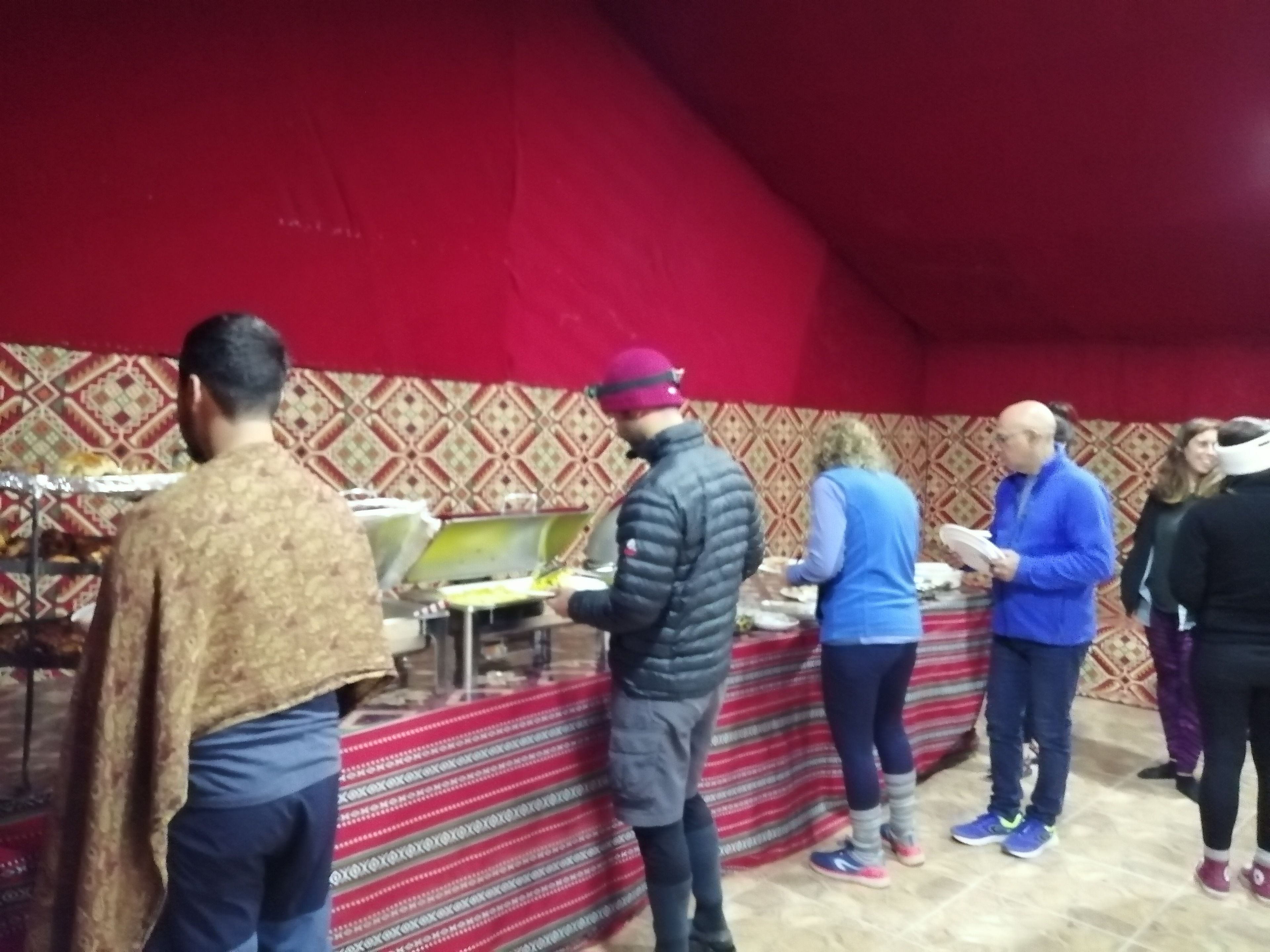 Buffet déjeuner gratuit tous les jours