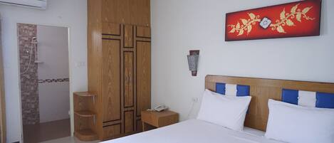 Standard Double Room | Desk, laptop workspace, blackout drapes, rollaway beds