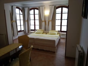 Apartment, Ground Floor (A3) | Desk, blackout drapes, soundproofing, iron/ironing board - Villa MaVeRo (Medulin)