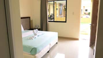 Quarto standard | 1 quarto, roupas de cama premium, escrivaninha, Wi-Fi de cortesia