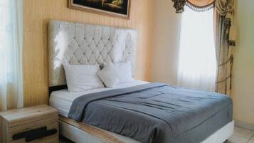 Individually decorated, individually furnished, desk, soundproofing