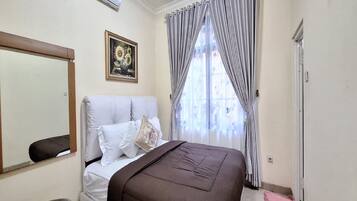 Individually decorated, individually furnished, desk, soundproofing